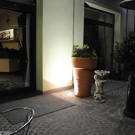 Apollo 17 Hotel Corridonia ภายนอก รูปภาพ