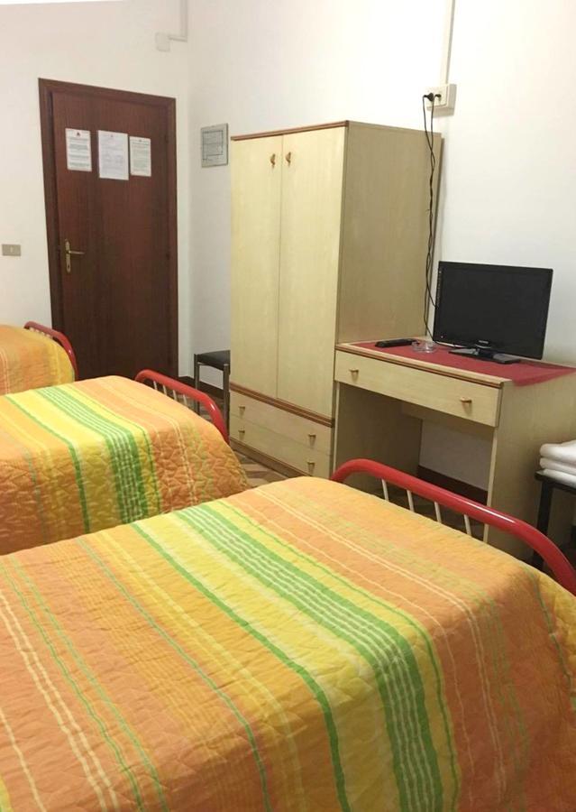 Apollo 17 Hotel Corridonia ภายนอก รูปภาพ